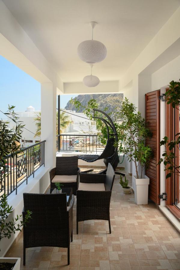 Appartement Auster House Santorini à Kamári Extérieur photo