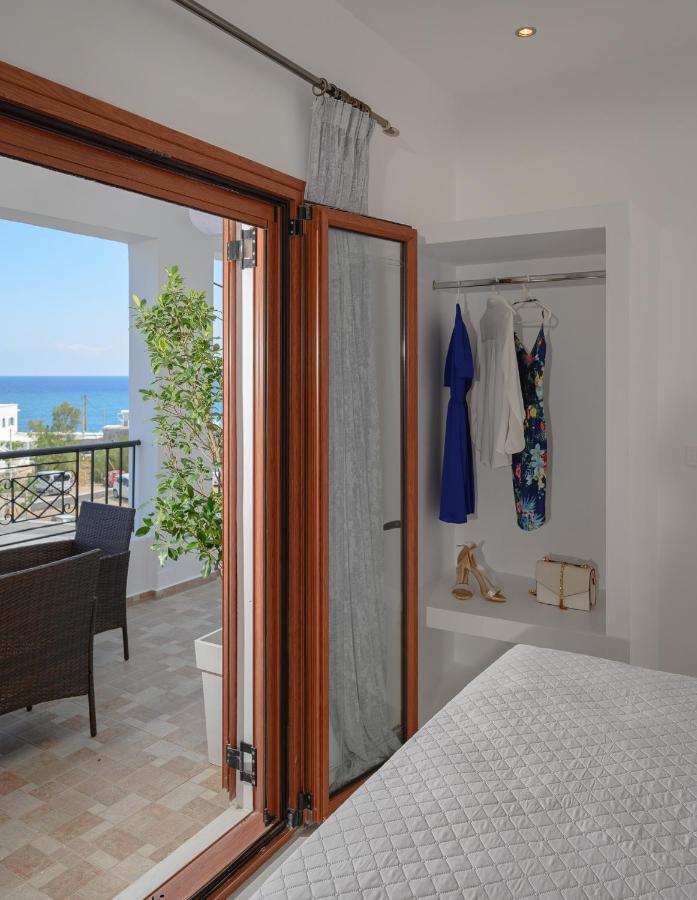 Appartement Auster House Santorini à Kamári Extérieur photo
